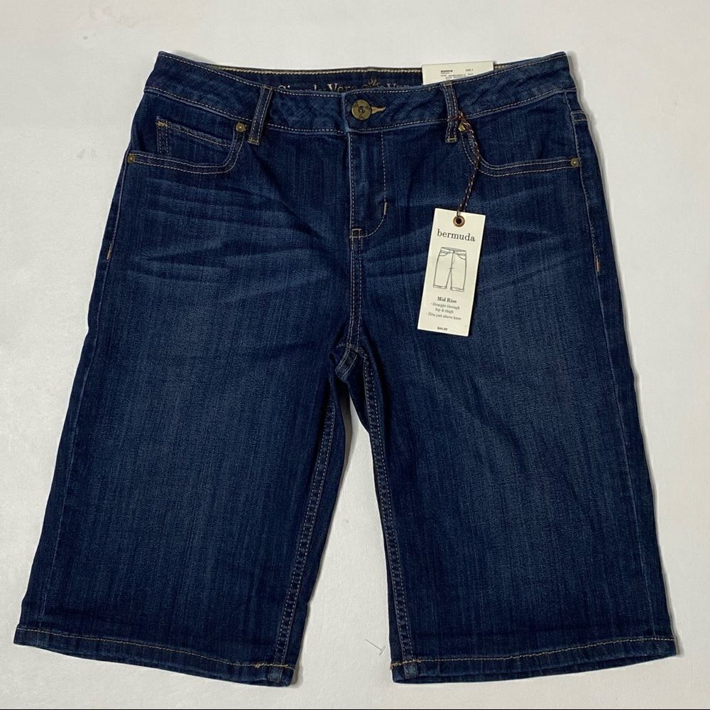 Simply Vera Vera Wang | NWT Mid Rise Bermuda Shorts
